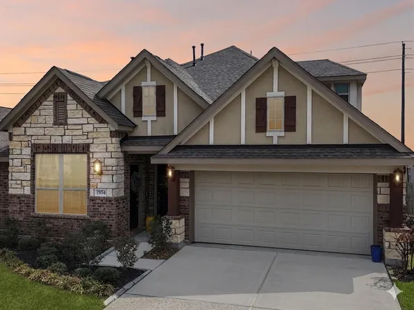 15014 Lake Shore Ave, Mont Belvieu, TX 77523