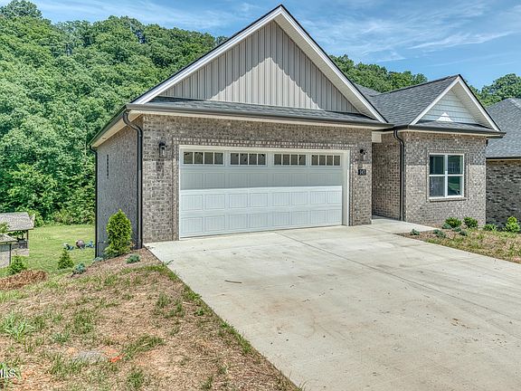 2nd image of 143 Quiet Stroll Ln