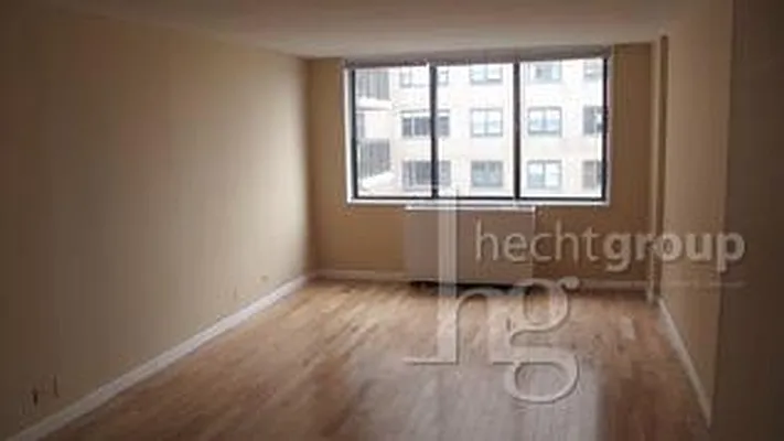 Rented by Hecht Group | media 18