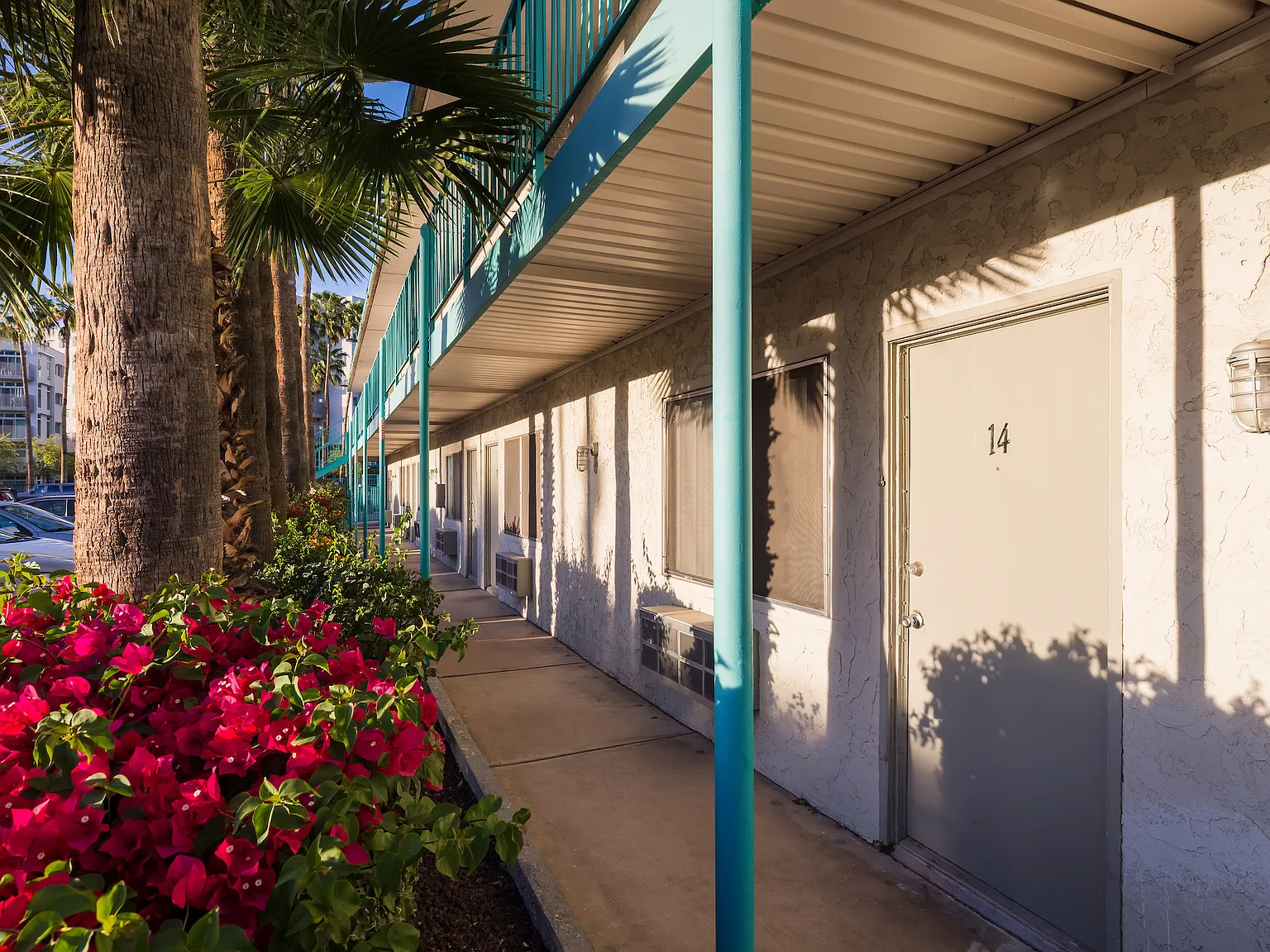 Cortez Palms — Photo 2
