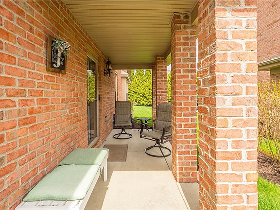 5th image of 3012 Laura Ln