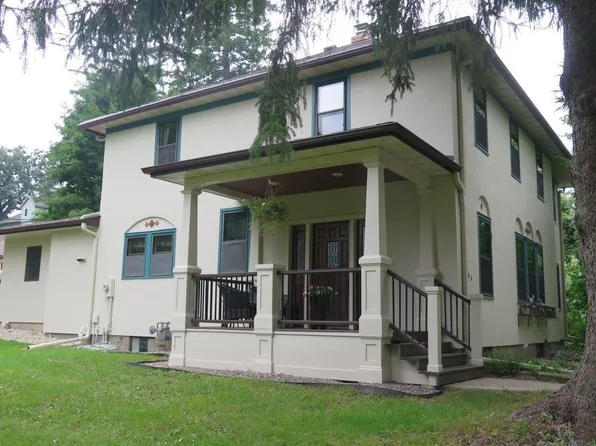 505 Leif Erikson Dr, Decorah, IA 52101
