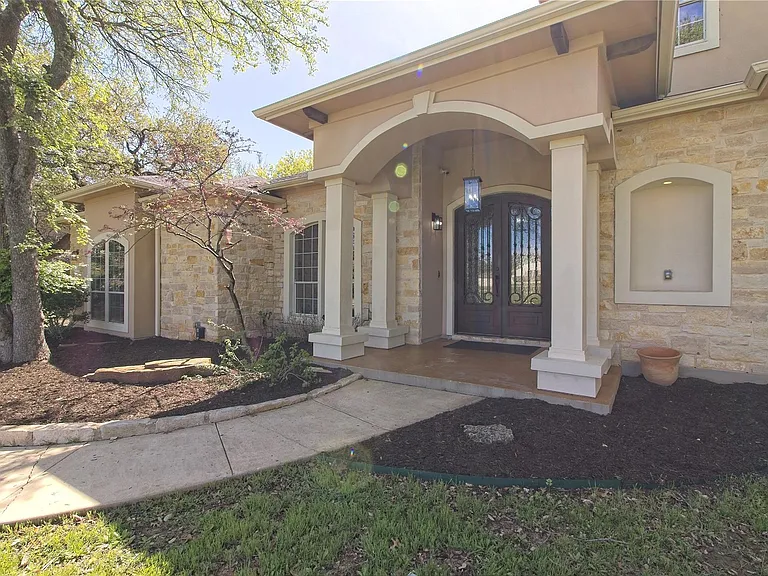 125 Waterford Ln — Photo 3