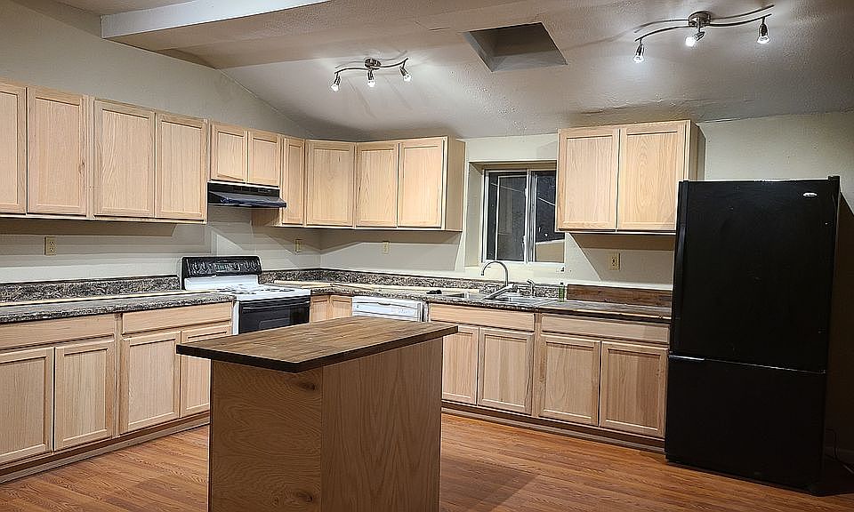 Kitchen, view 1