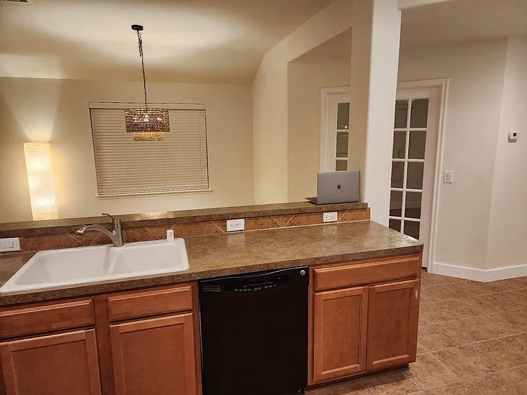 4519 Woodspring Glen Ln — Photo 5