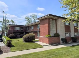 9115 W Cermak Rd APT 8, Riverside, IL 60546