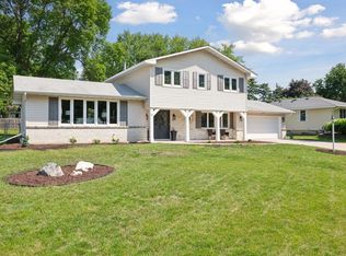 9940 Oxborough Rd, Bloomington, MN 55437