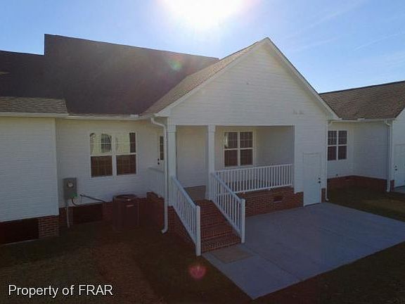 5th image of 514 Amberdale Cir E