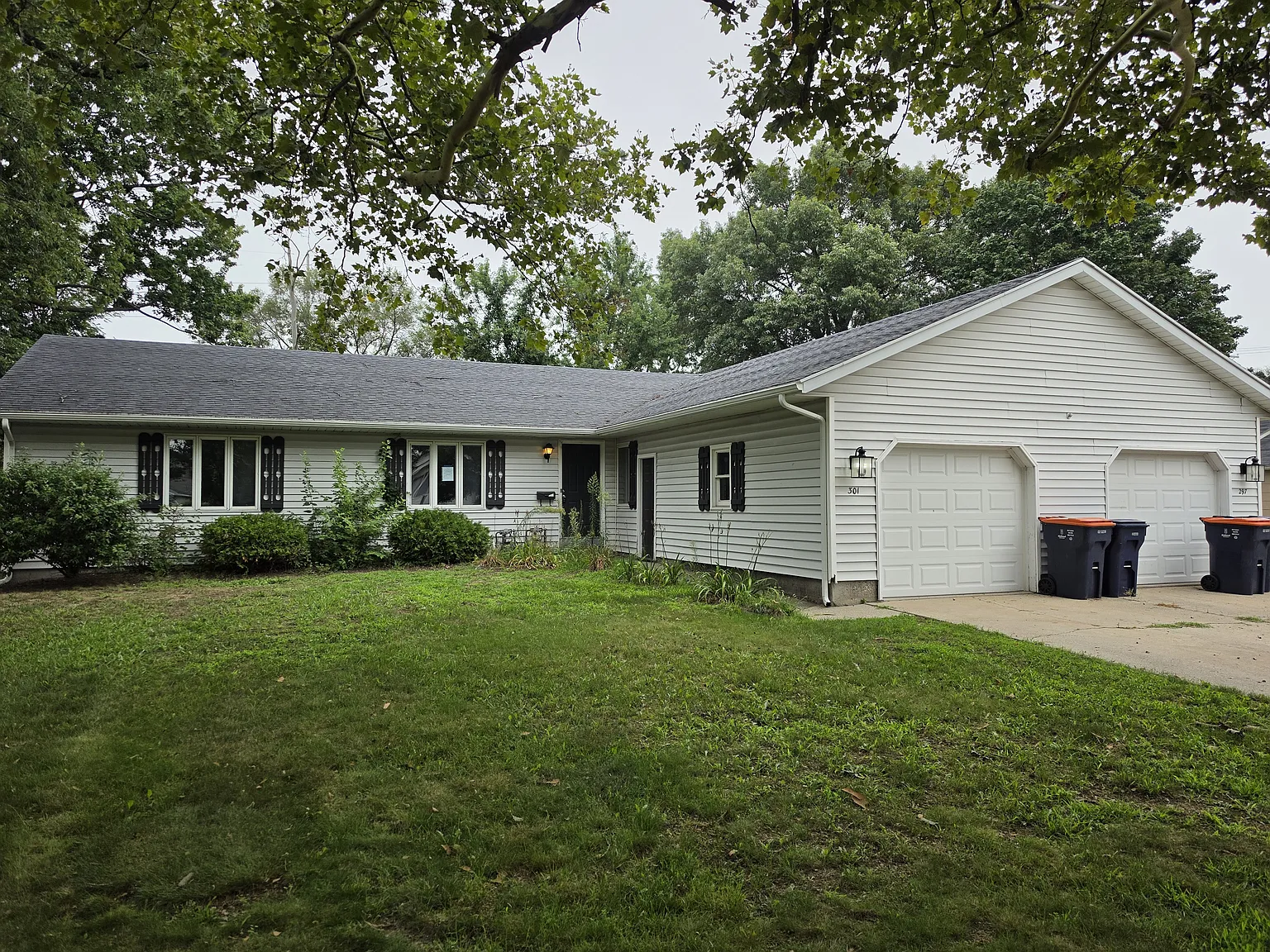 2 bed, 1.0 bath, $1,695 — Photo 1