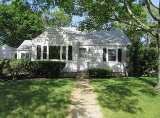 12 Crescent Ave, North Attleboro, MA 02760