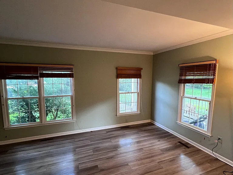 8686 Manahan Dr — Photo 3