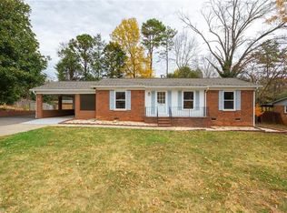 101 Flintfield Dr, Winston Salem, NC 27103