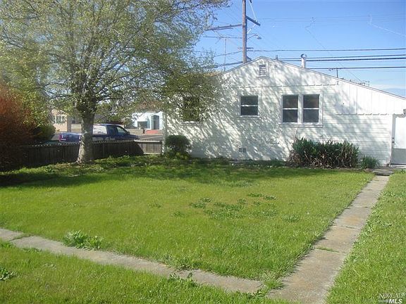 2nd image of 2201 Georgia St