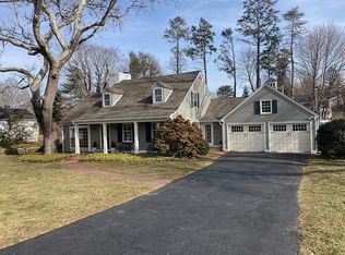 166 Old Mill Rd, Fairfield, CT 06824