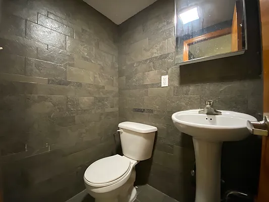 Rented by REAL New York | media 21