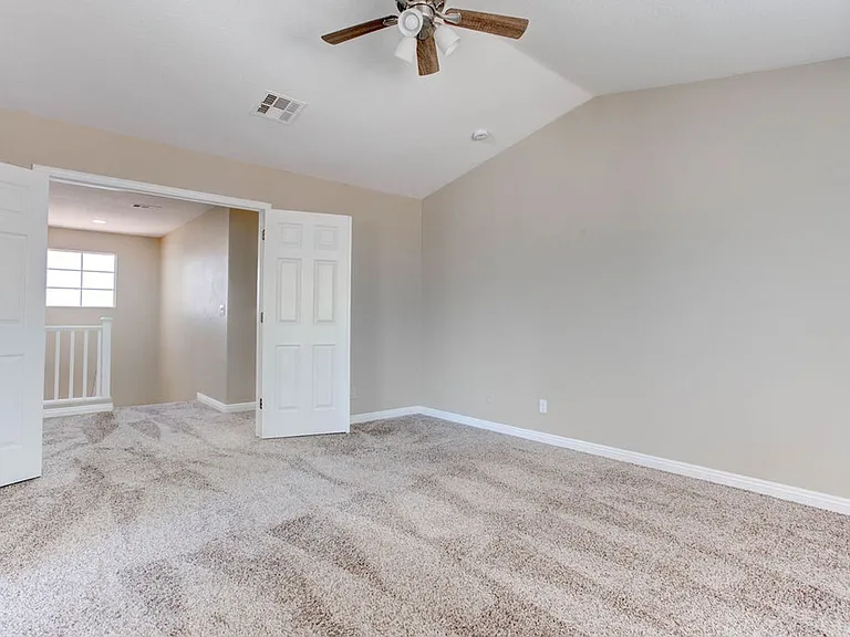 809 Royal Birch Ln — Photo 31