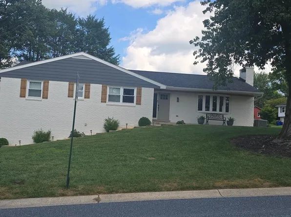 293 Tennyson Dr, Lancaster, PA 17602