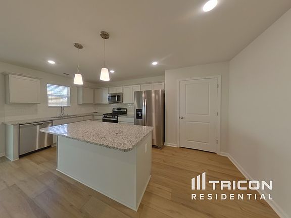 4th image of 160 Braxton Dr