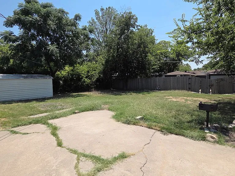 2616 Marbella Ln — Photo 12