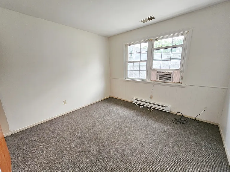 422 1/2 W Spring St #422-1/2 — Photo 11