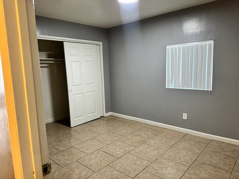 115 W Hill Dr #11 — Photo 13