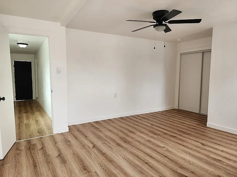 10731 Grape St — Photo 10