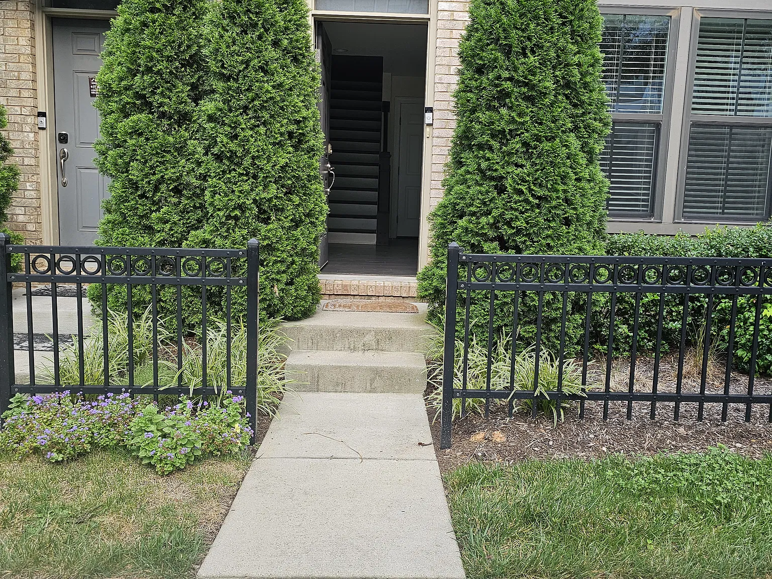 2 bed, 2176 sqft, $3,400 — Photo 3