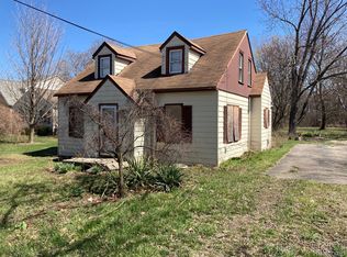 14575 Reeck Rd, Southgate, MI 48195