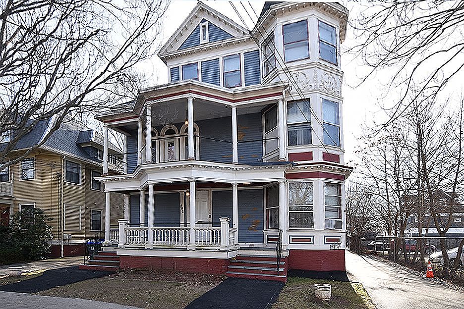 2nd image of 242 Adelaide Ave