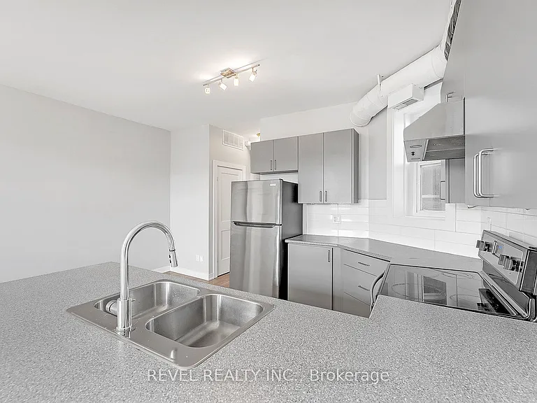 657 Barton St E #302 — Photo 13