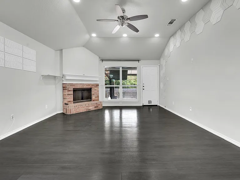 930 Timber Oaks Ln — Photo 5