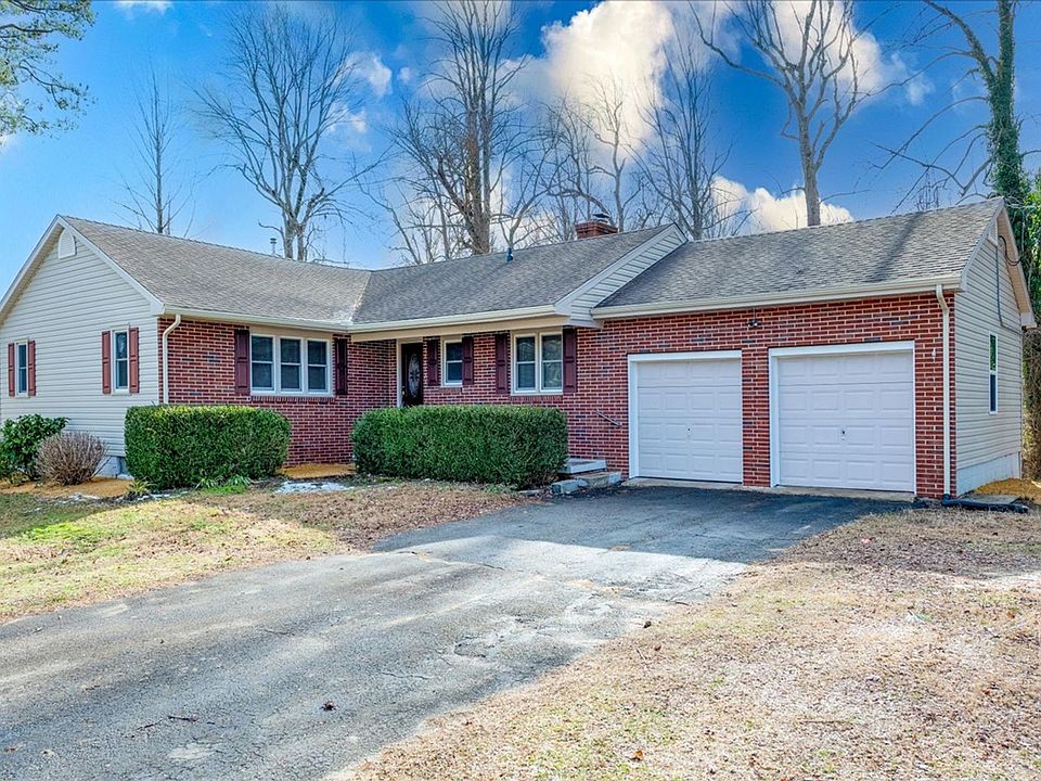 1st image of 10 James Dr