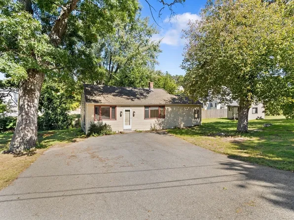 20 Carrington Ave, Dracut, MA 01826