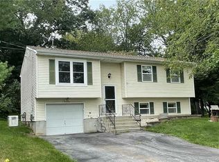 27 Riley Rd, New Windsor, NY 12553