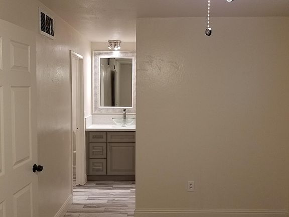 5th image of 1716 H St APT 3