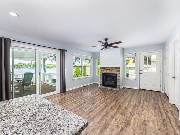3rd image of 8852 Charbane Ave