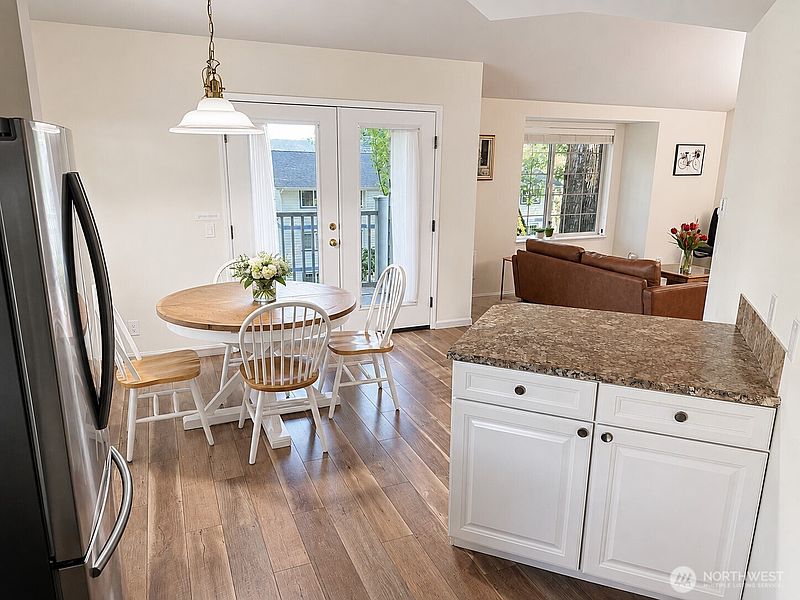 5th image of 8653 Avondale Rd NE #D208