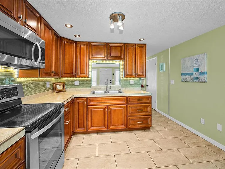 1000 Crane Ct — Photo 16