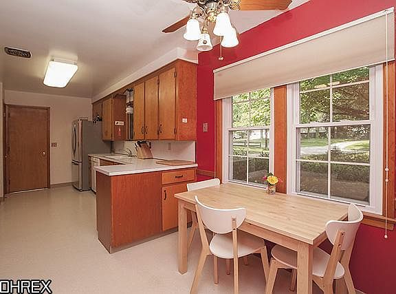 4th image of Eastlawn Dr