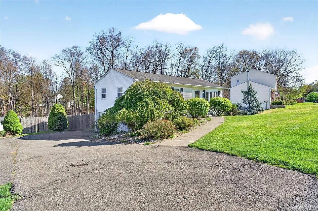 4 bed, 1104 sqft, $3,350 — Photo 3