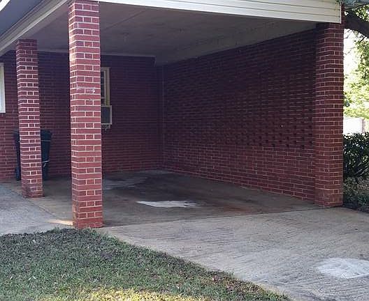 4th image of 301 Northside Dr
