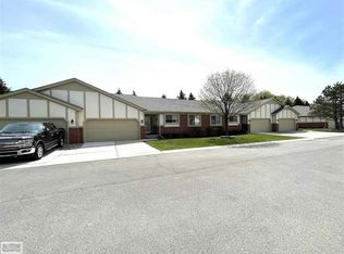 18360 Greenmeadow Dr, Clinton Township, MI 48038
