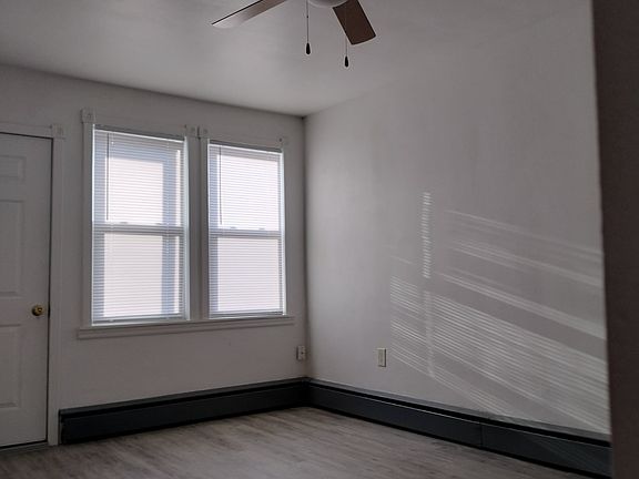 3rd image of 2252 Schrage Ave #1B