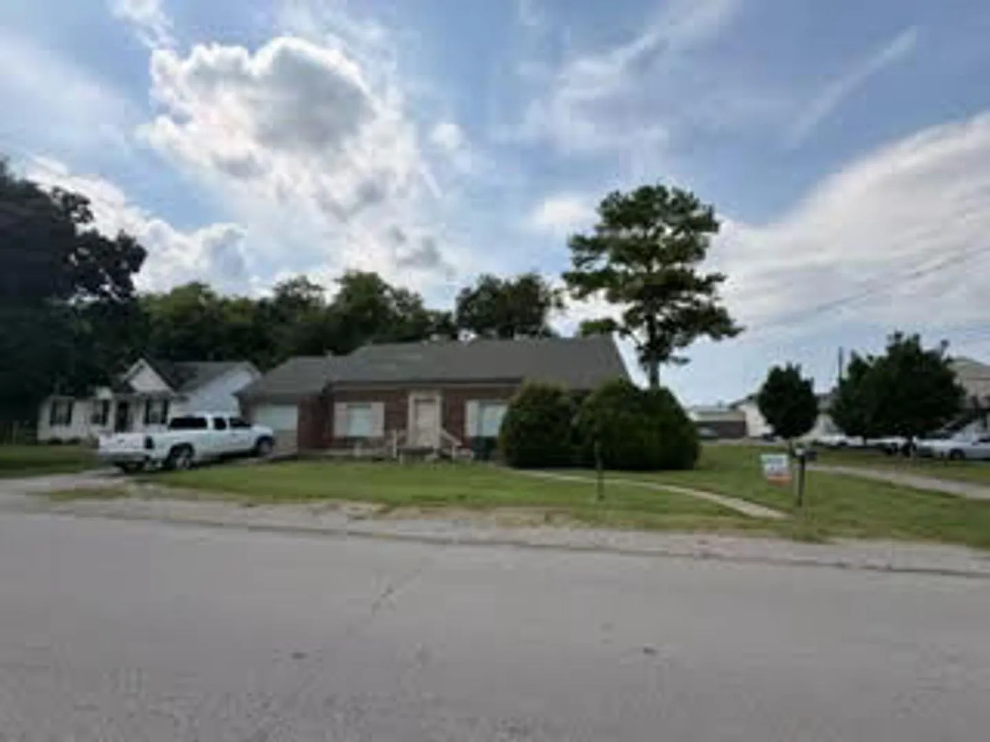102 Clearview Dr — Photo 1