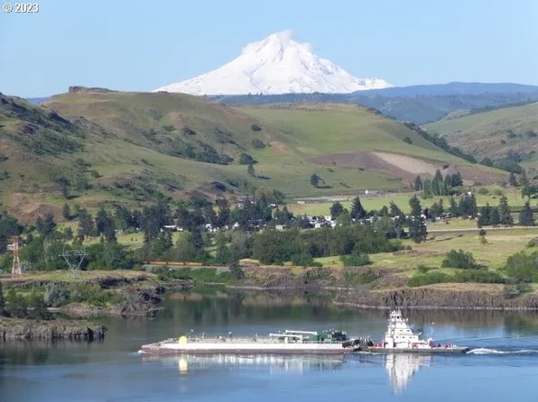 108 N Elm St #5, Lyle, WA 98635