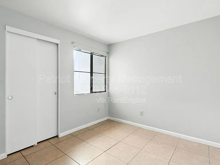 1005 E 8th St #2007 — Photo 22