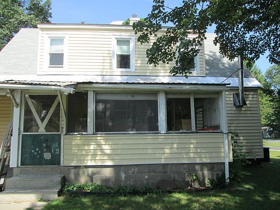 3rd image of 10 Woodard St