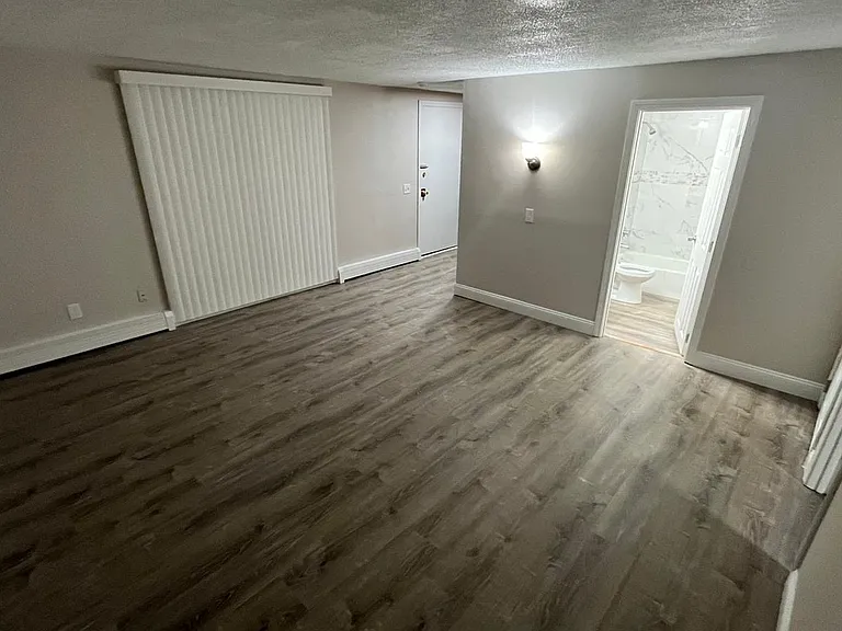 Henry Terrace 3 — Photo 17