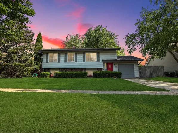 826 Dartmoor Dr, Crystal Lake, IL 60014