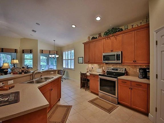 4th image of 10509 Sevilla Dr APT 202